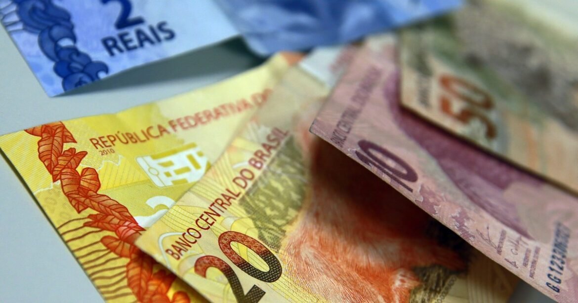 Governo Lula projeta R$ 148 bi de déficit fiscal até 2026, aponta IFI