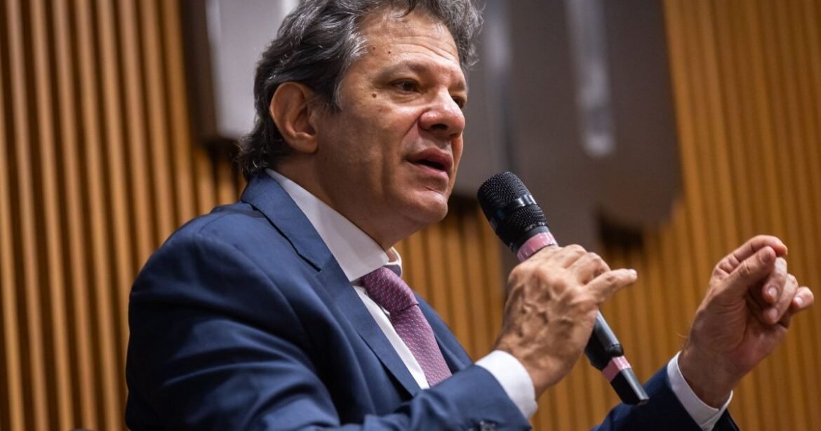 Haddad: Investimento nos Correios será reduzido e empréstimo pode ser liberado em 2025.