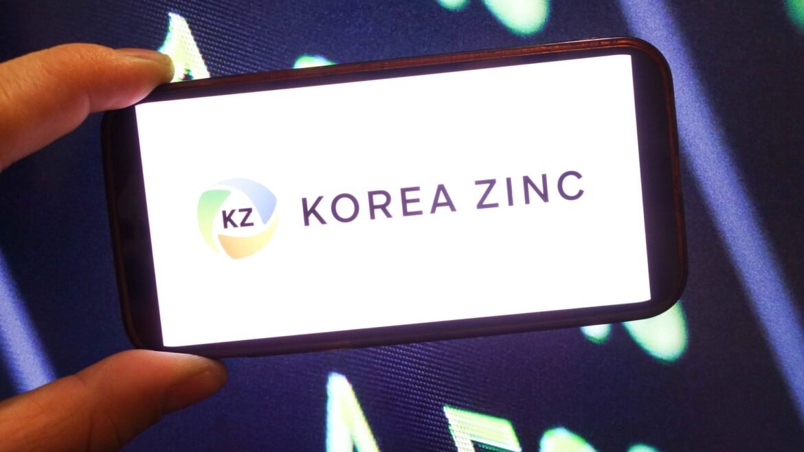 Korea Zinc despenca mais de 13% após principal acionista se opor a planos de fundição nos EUA.