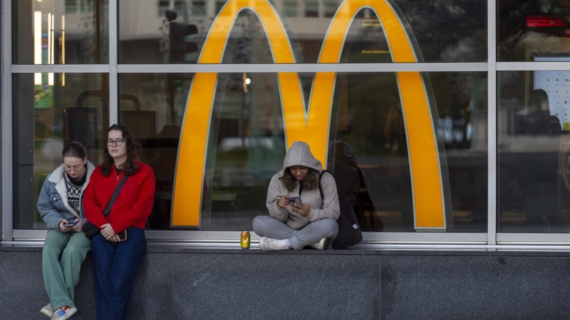 McDonald's destaca valor ao atualizar padrões de franquia