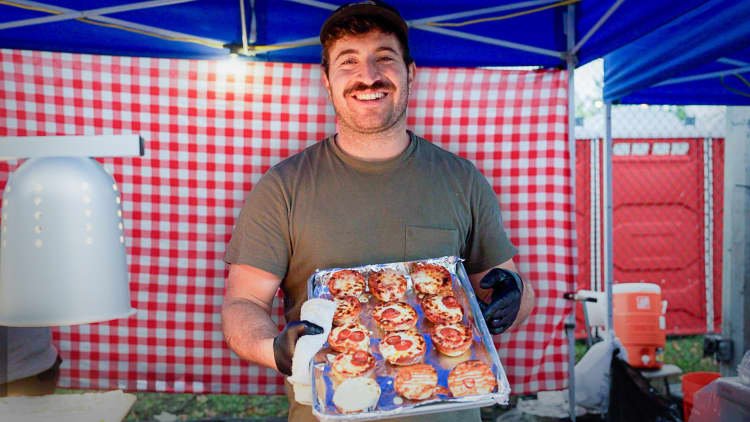 Como meu negócio de pizza bagel em Nova York traz $20 mil por mês