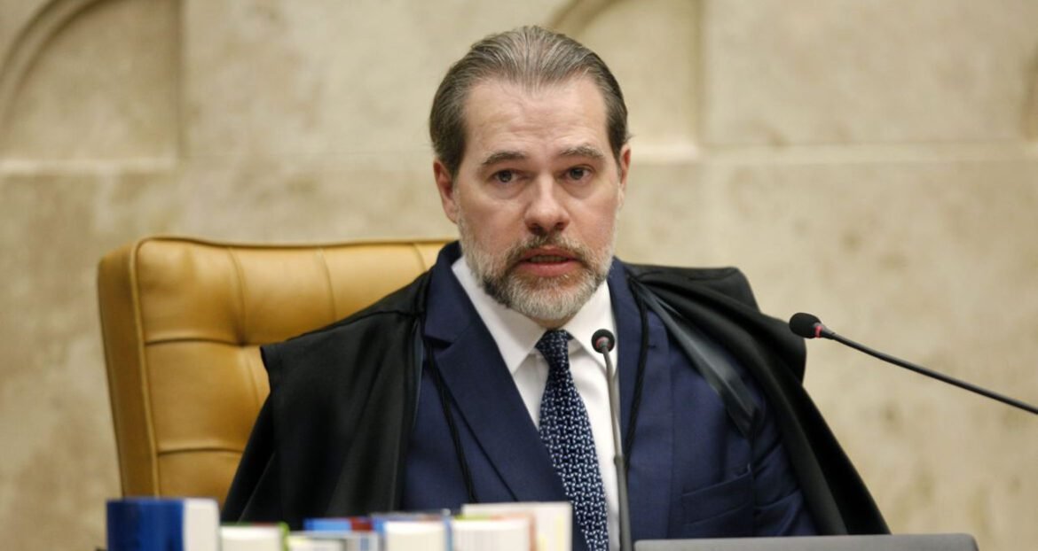 Toffoli decide que o caso do Banco Master permanecerá no STF até a definição da competência