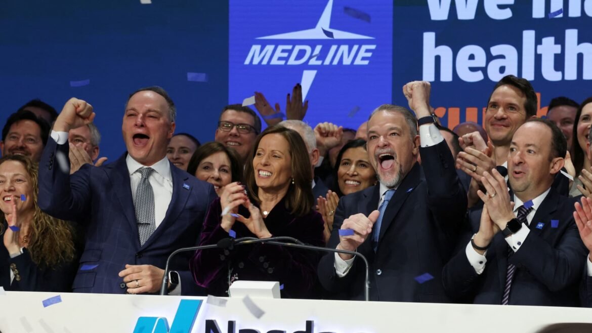 Trump defende economia, relatório do IPC retorna, IPO bilionário da Medline e mais no Morning Squawk