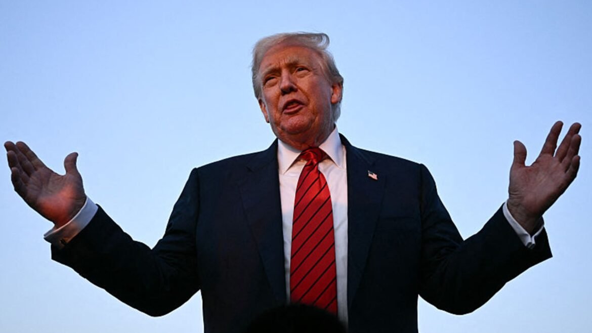Trump faz discurso sobre economia na Pensilvânia em meio a preocupações de acessibilidade.