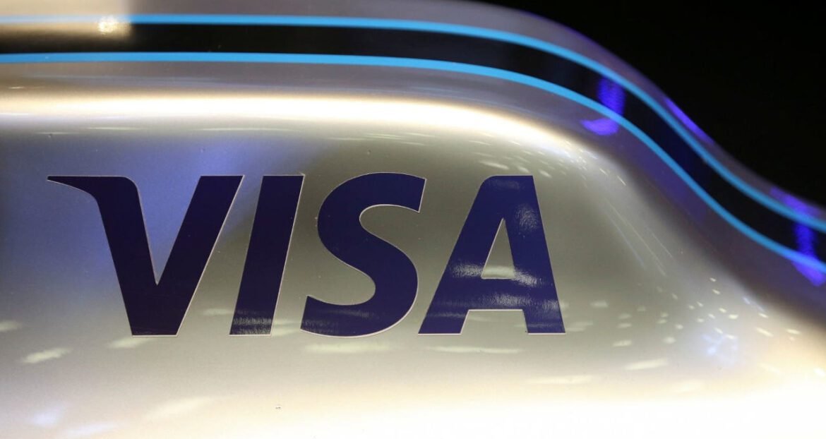 Visa revela que centenas de transações foram realizadas com Inteligência Artificial e espera adoção em massa até 2026.