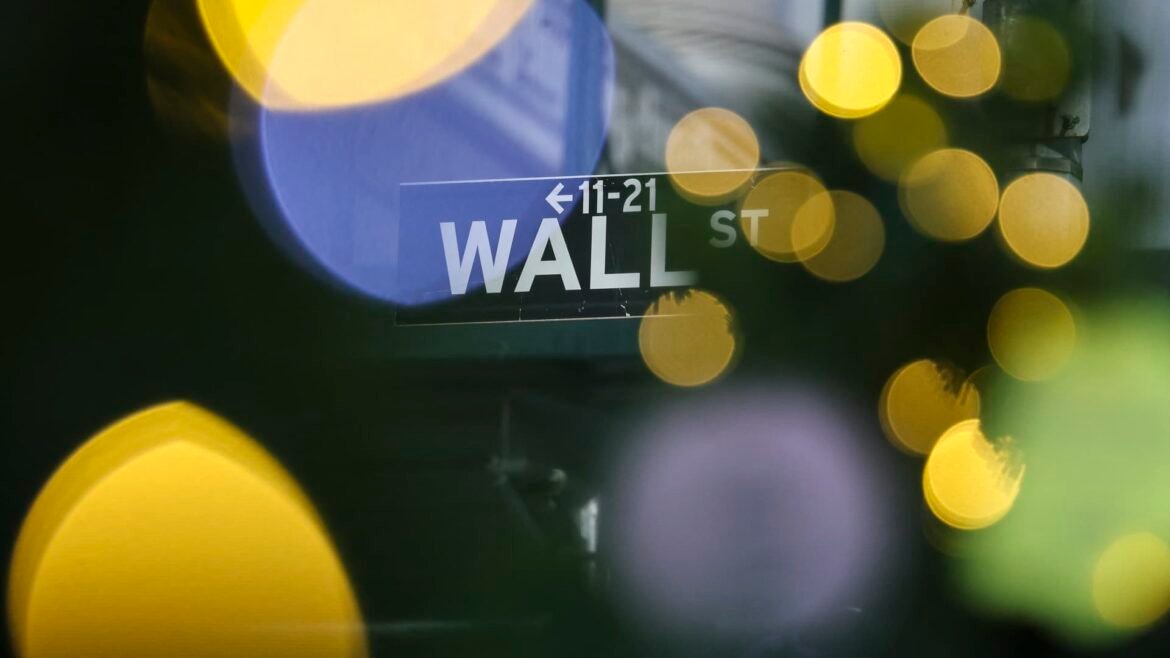 Ações enfrentam uma enxurrada de notícias e garantimos alguns lucros.