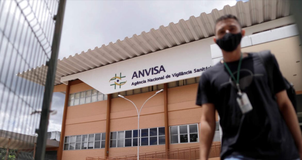 Anvisa determina recall de molho de tomate importado e suplementos por riscos à saúde; verifique se você possui esses produtos em casa.