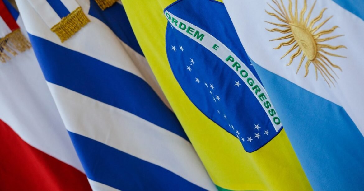 Banco Mundial projeta crescimento da América Latina inferior à média histórica.