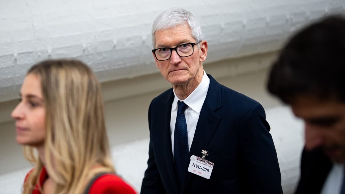 Como os investidores devem abordar as ações da Apple enquanto buscam encerrar uma sequência de 7 semanas de perdas.