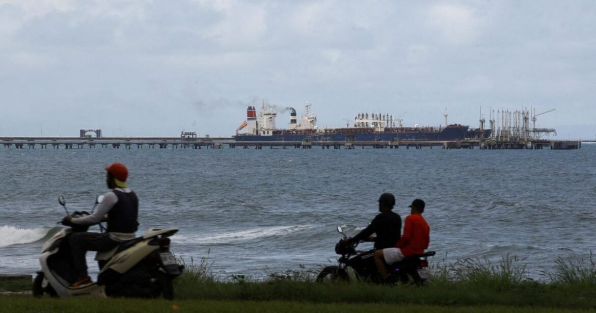 Grandes Petroleiras Divergem da Visão de Trump Sobre a Venezuela