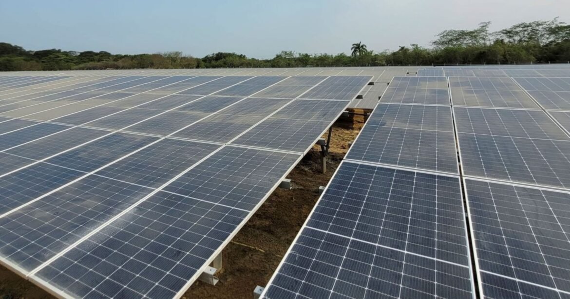 Grandes usinas solares superam 20 GW de potência instalada, segundo a Absolar