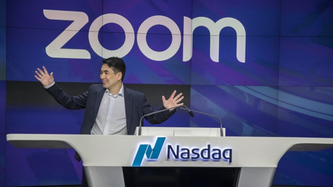 Investidor Joe Terranova adquire ações da Zoom após estimativa de investimento na Anthropic.