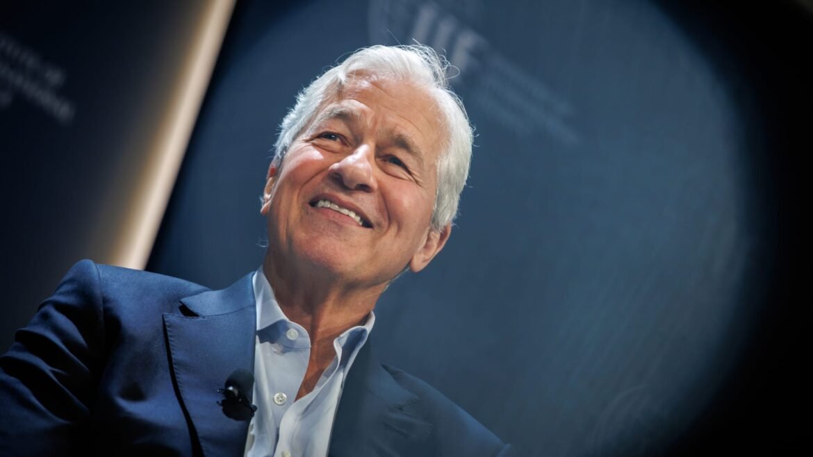 JPMorgan Chase fecha acordo para se tornar emissor do cartão de crédito da Apple, segundo fontes.