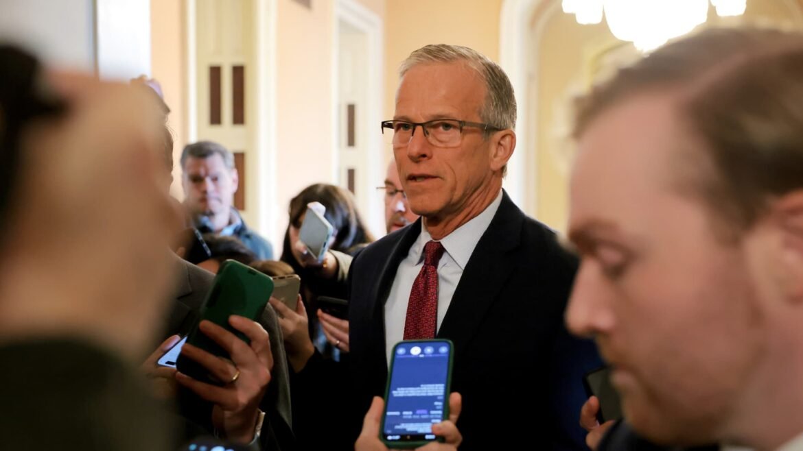 Paralisação do governo: Republicanos consideram saída alternativa