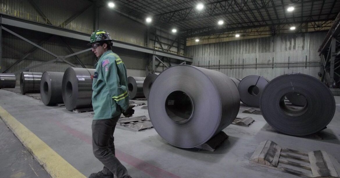 Produção Industrial dos EUA Cresce em Dezembro e Ultrapassa Expectativas