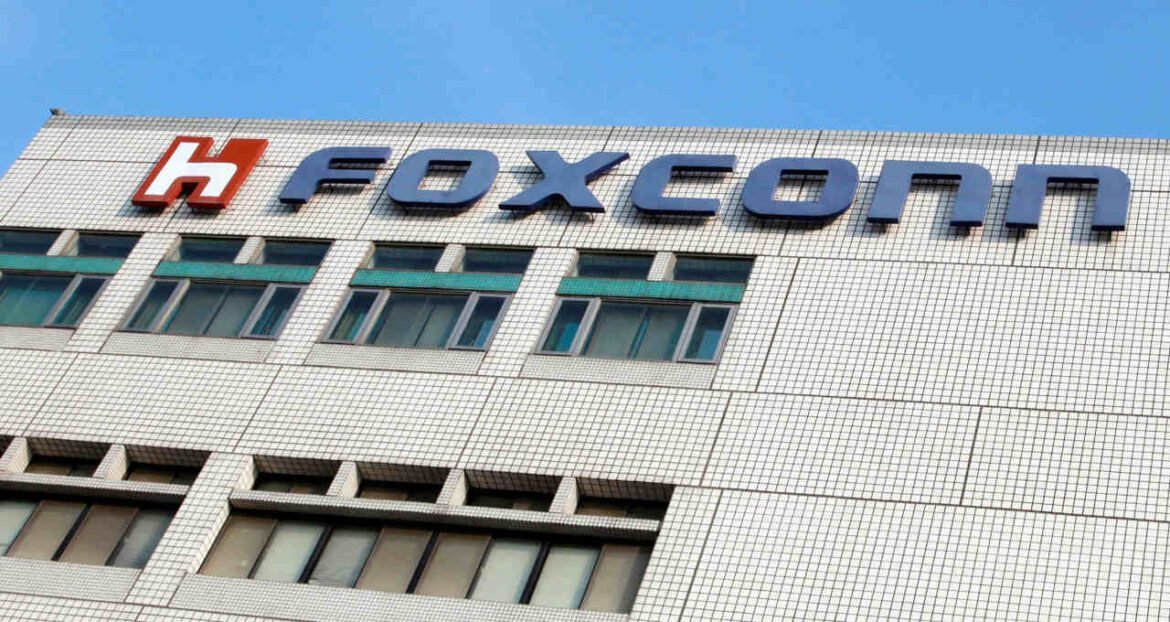 Receita da Foxconn no quarto trimestre cresce 22% e atinge recorde impulsionada pela demanda por IA
