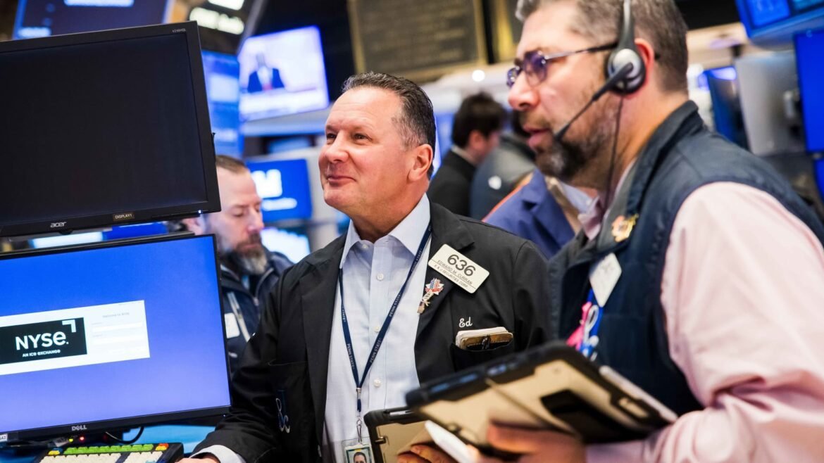 S&P 500 em queda em relação ao ouro: A história revela que isso é um mau presságio para as ações.