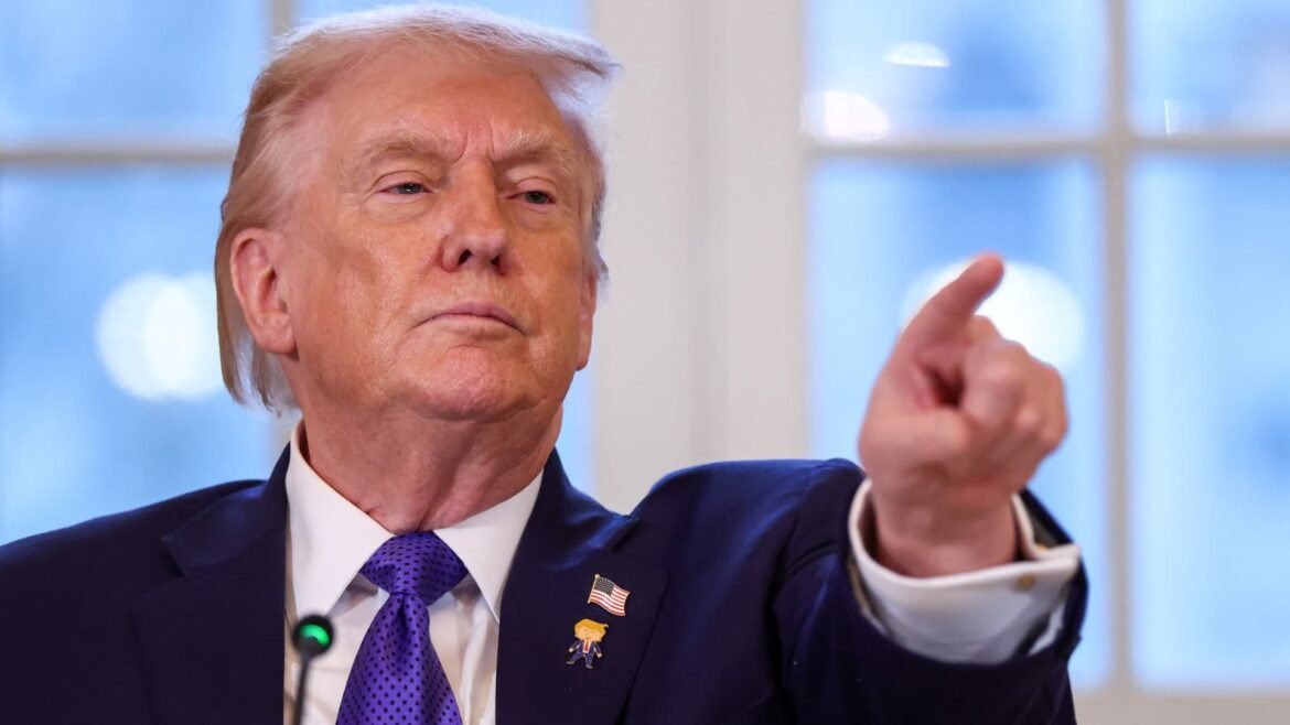 Trump afirma que qualquer país que negocie com o Irã enfrentará tarifa de 25% dos EUA.