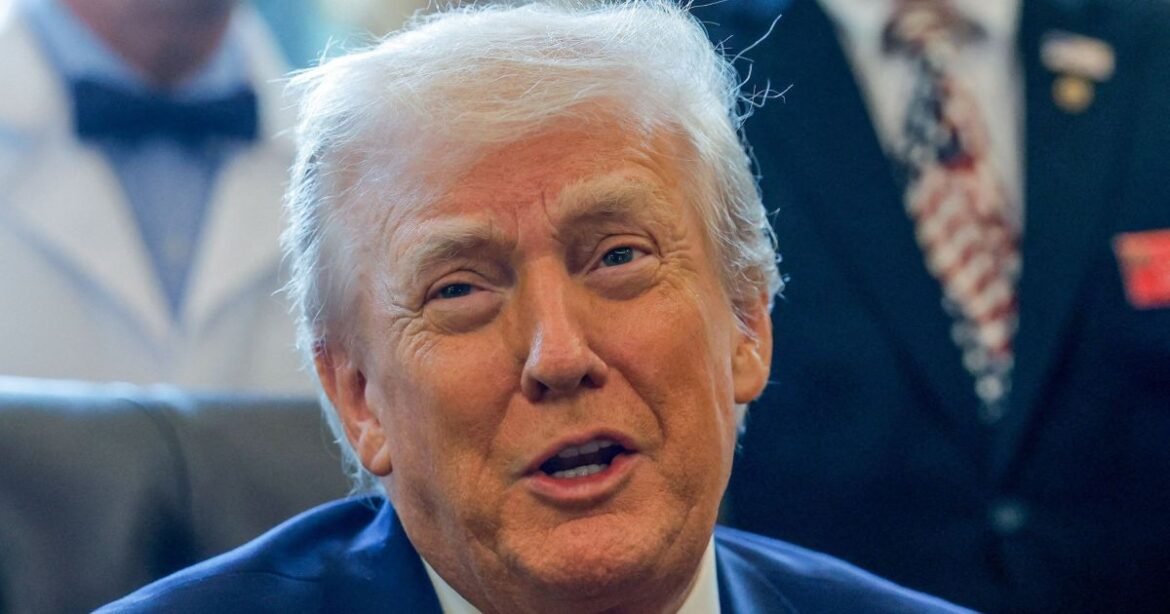 UE buscará apoio do G7 para enfrentar as tarifas impostas por Trump.