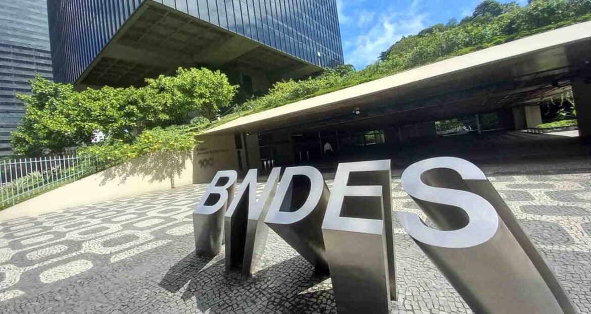 Alívio para o Banco do Brasil: BNDES aprova R$ 7,5 bilhões para renegociação de dívidas de produtores rurais.