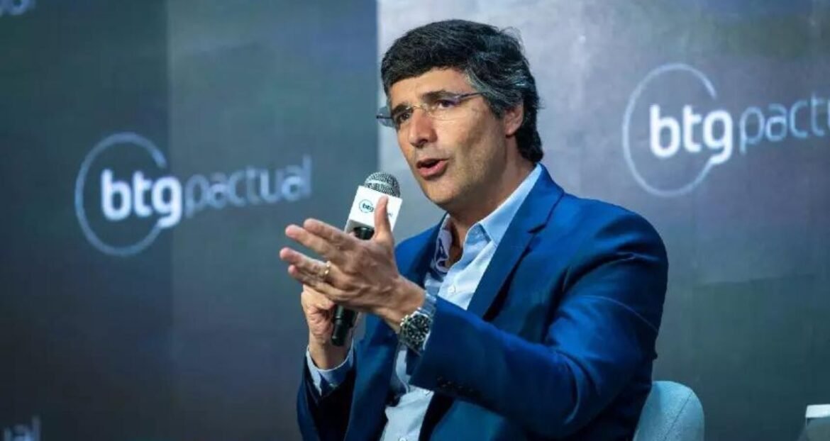 André Esteves considera juros 'incompatíveis' com a economia e expressa preferência pelo real em vez do dólar