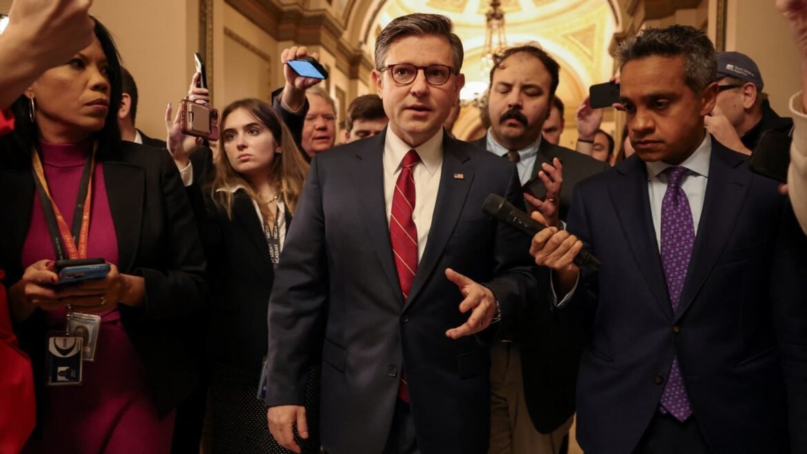 Ansiedade do GOP sobre tarifas de Trump desafia o presidente Johnson na votação que se aproxima