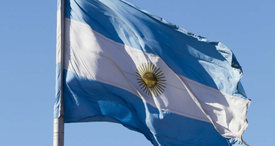 Argentina adquire US$ 808 milhões em Direitos Especiais de Saque dos EUA para quitar dívidas com o FMI.