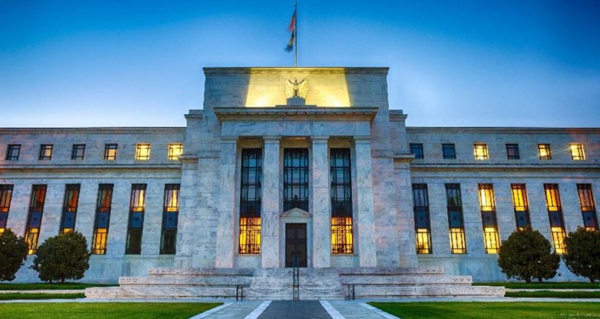 Ata do FOMC Revela Preocupação do Federal Reserve com a Inflação e Possibilidade de Novas Altas nos Juros