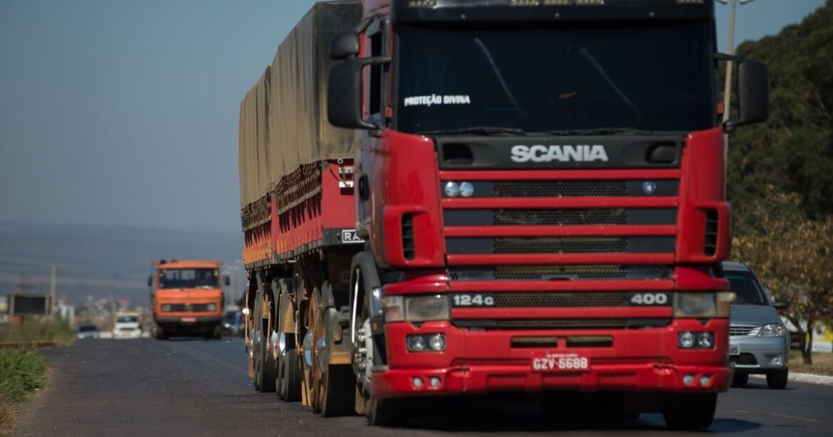 BNDES libera R$ 1,3 bilhão para renovação de frota de caminhões