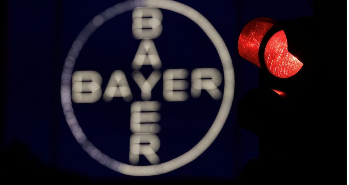 Bayer afirma que não espera falta de glifosato fora dos EUA após ordem executiva.