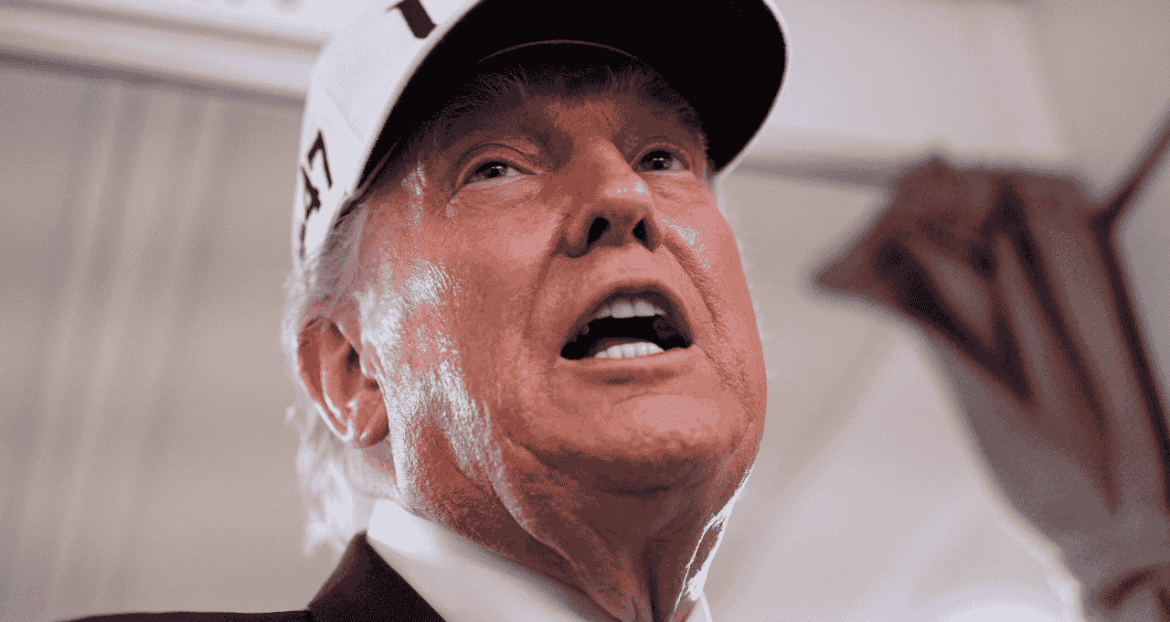 Casa Branca defende e remove publicação polêmica de Trump que compara os Obama a macacos.