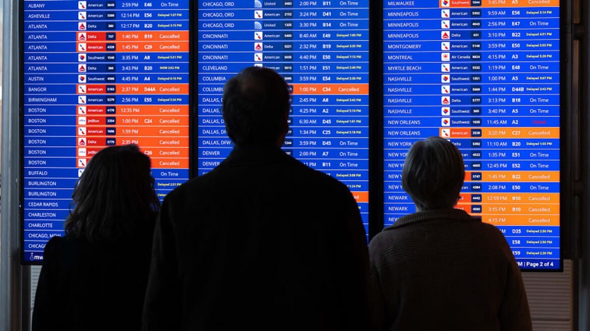 Companhias aéreas começam a cancelar voos diante de outra grande tempestade de inverno.