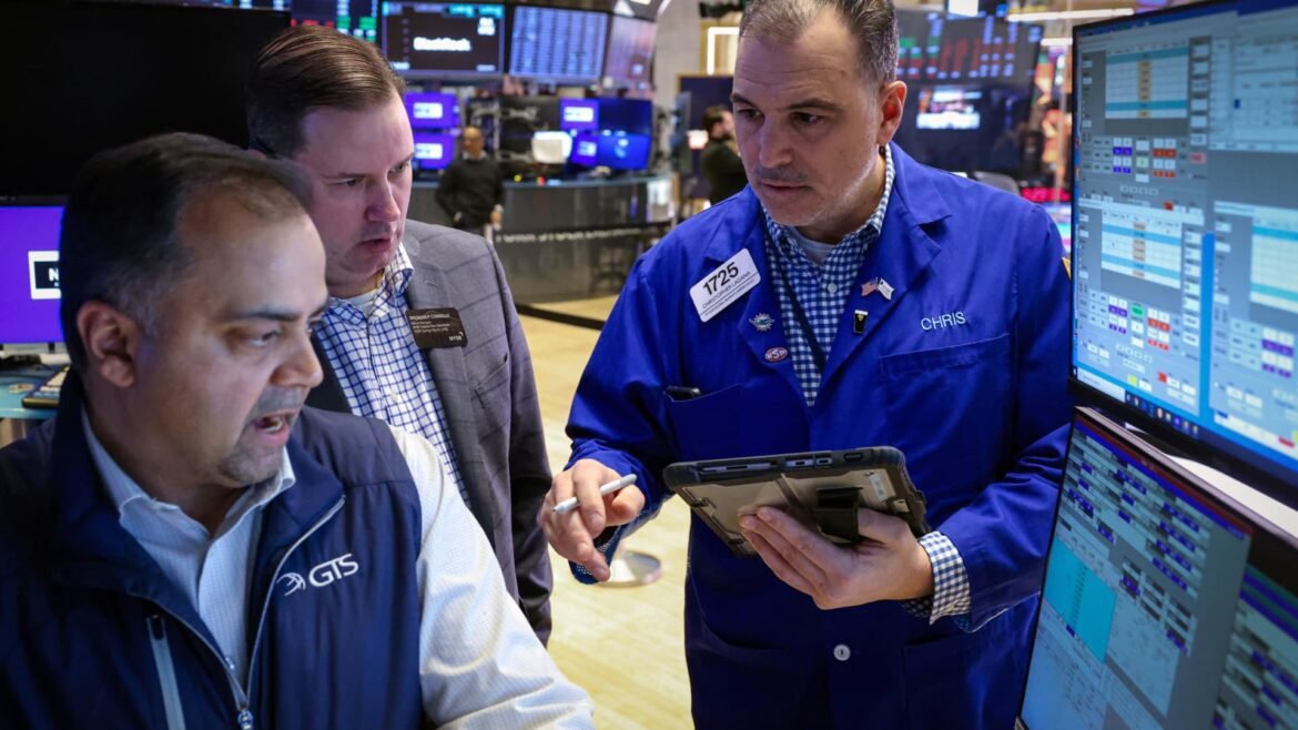 Crescimento do PIB no quarto trimestre ficou abaixo das expectativas. Por que muitos em Wall Street não estão preocupados?