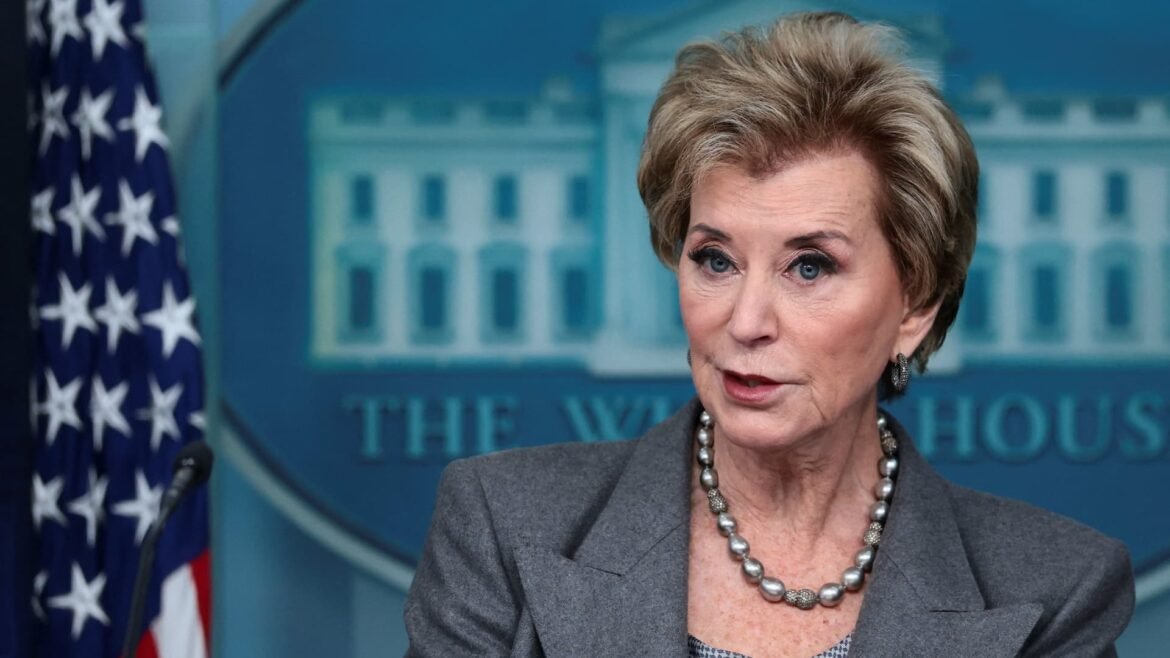 Funcionários de Trump alertam instituições de ensino sobre baixas taxas de reembolso de empréstimos estudantis