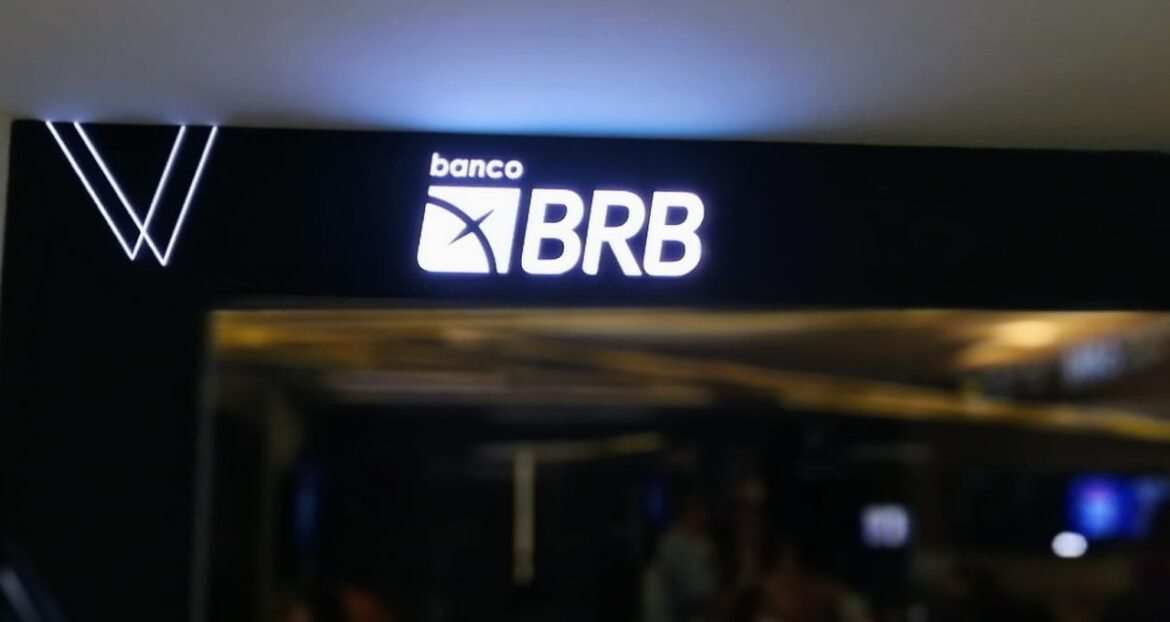 Justiça determina bloqueio de ações do BRB para investigados no caso Banco Master