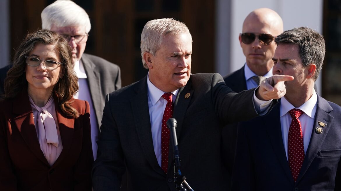 Mace anuncia que irá convocar Lutnick, chefe do Comércio de Trump, para depor.