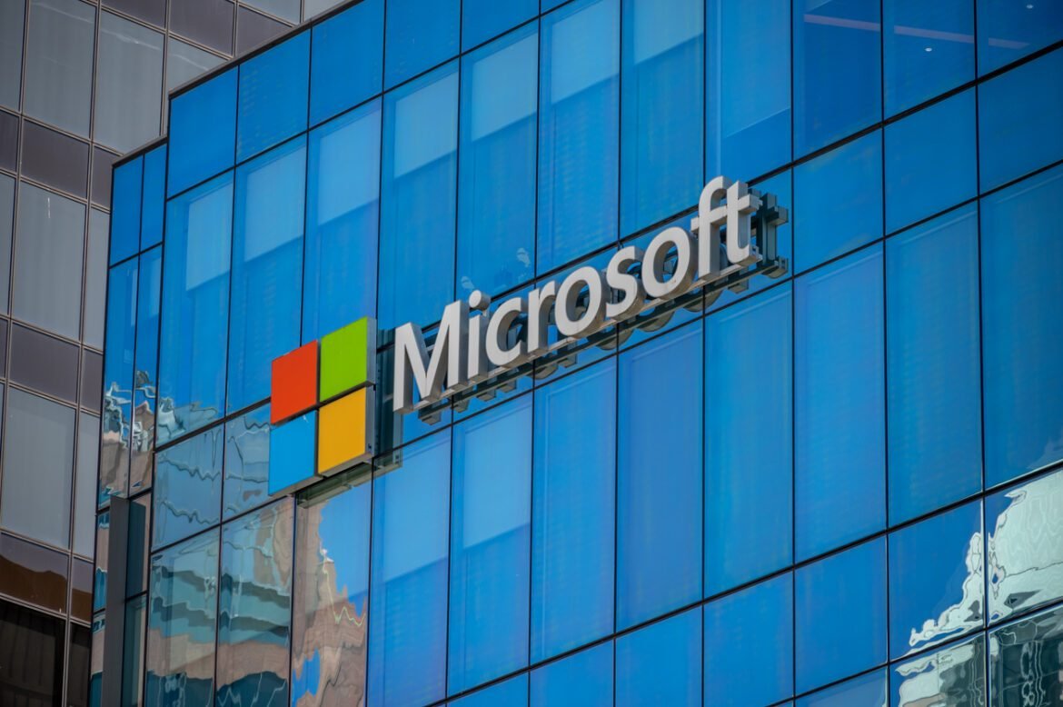 Microsoft (MSFT) revela que planeja investir US$ 50 bilhões em projetos de IA no Sul Global