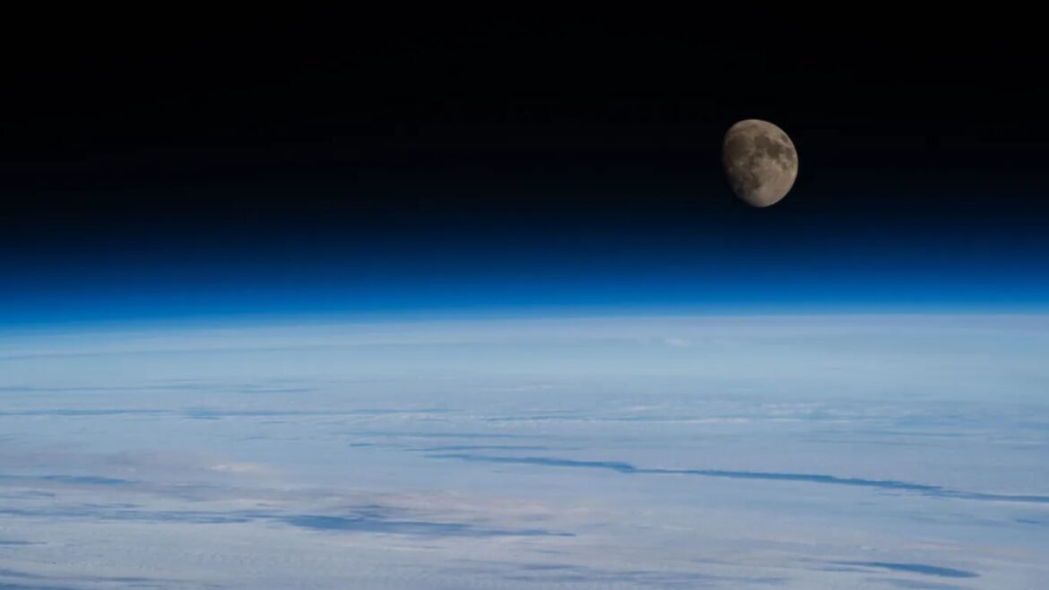 O que o lado oculto da Lua revela? China revela mistério que pode intensificar a corrida tecnológica com os EUA.