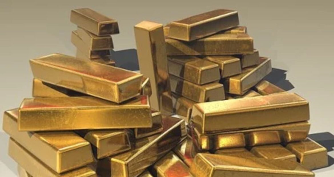 Ouro se valoriza, recuperando perdas recentes enquanto observa decisões do Fed e tensões geopolíticas.