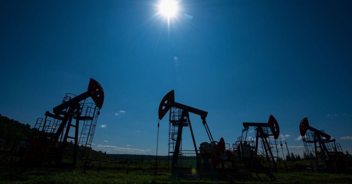 Petróleo Dispara 4% em Meio ao Medo de Conflito no Irã