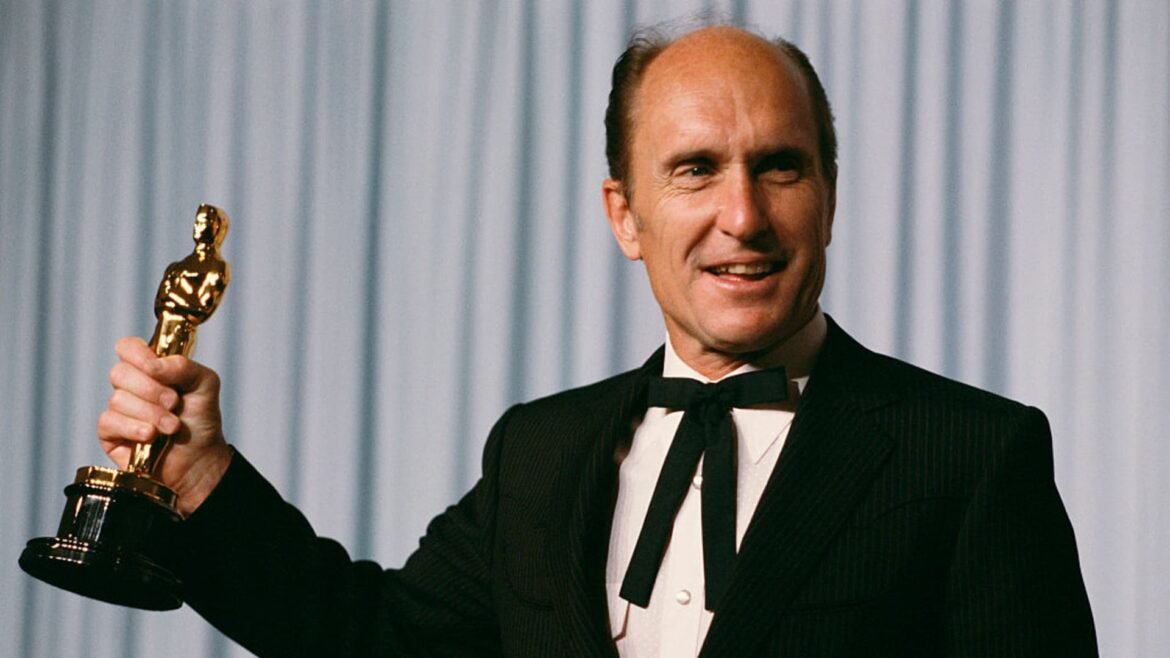 Robert Duvall, ícone de 'O Poderoso Chefão', morre aos 95 anos.