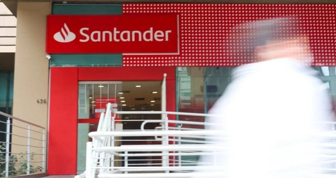 Santander (SANB11) registra queda após resultados decepcionantes; qual a melhor estratégia para o papel?