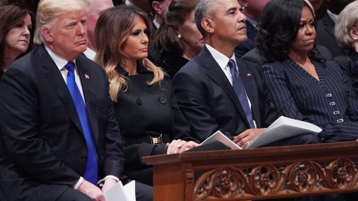 Trump compartilha imagem racista dos Obamas, Casa Branca defende e critica 'faux indignação'