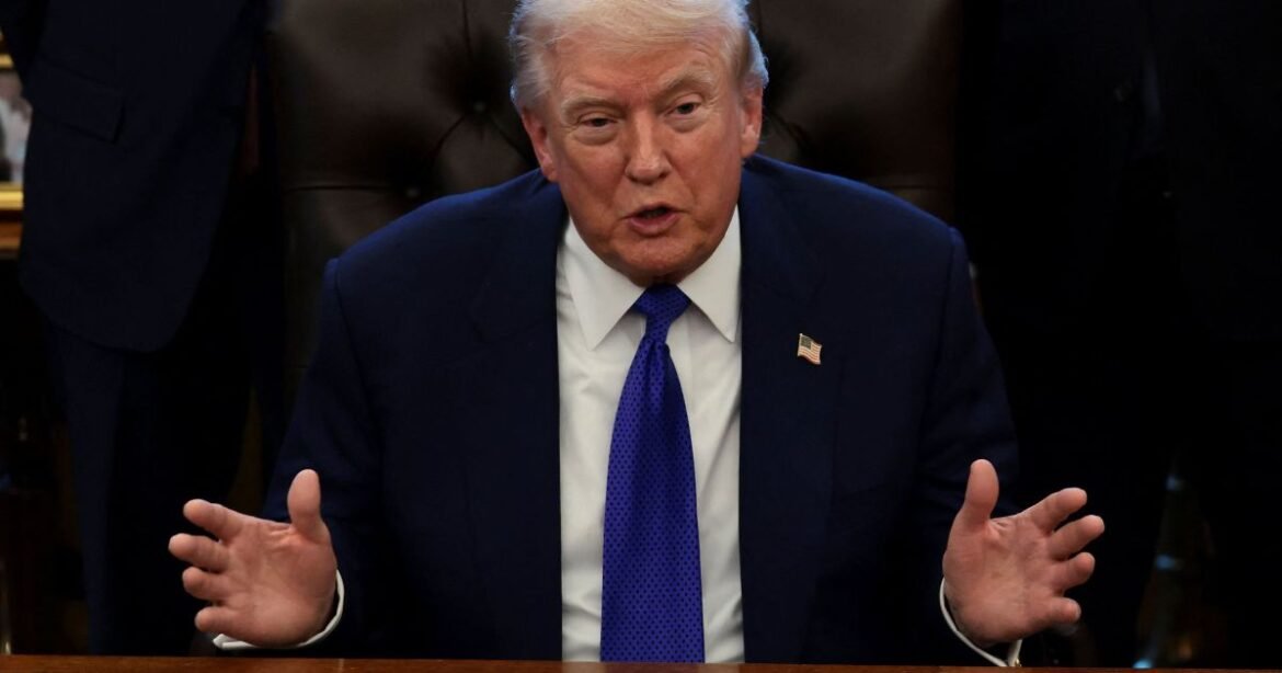 Trump eleva tarifa global para 15% após veredicto da Suprema Corte