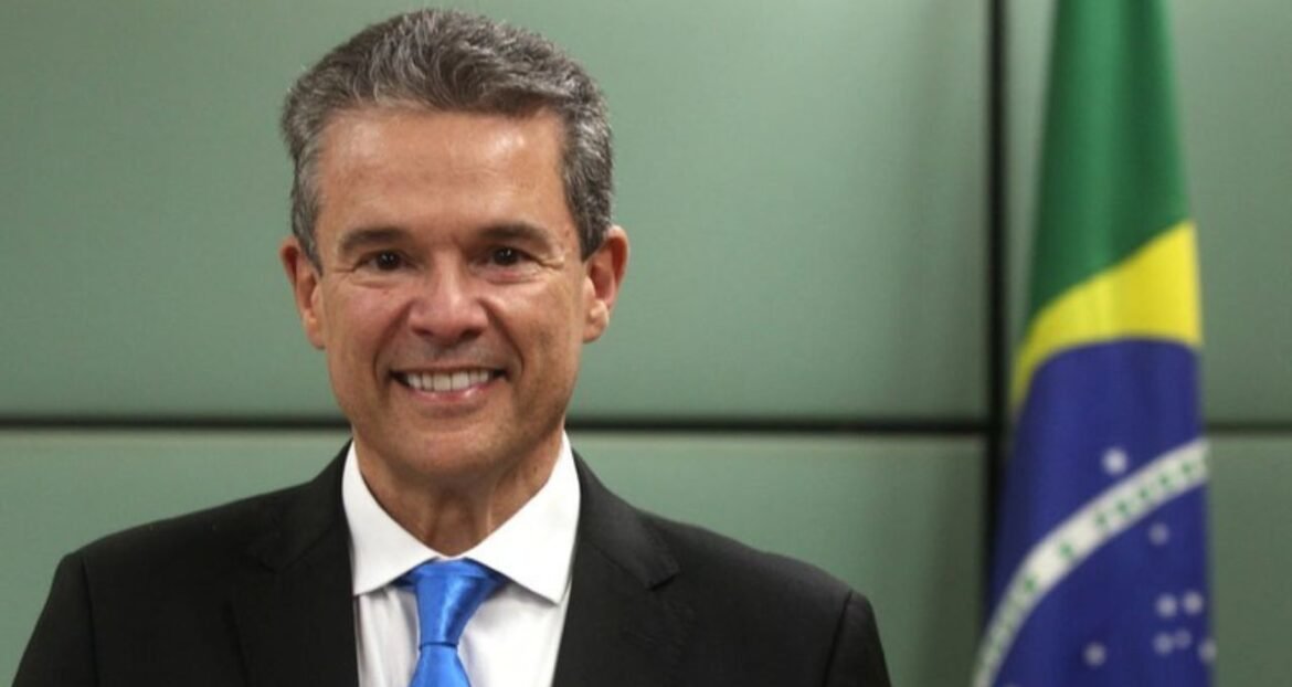 André de Paula assume o Ministério da Agricultura e Pecuária após deixar a Pesca.