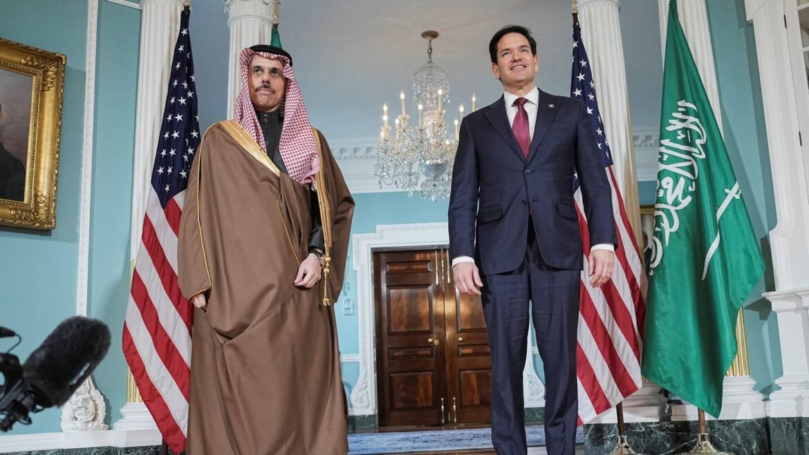 Arábia Saudita avisa Irã contra ataques e promete retaliação: Reuters