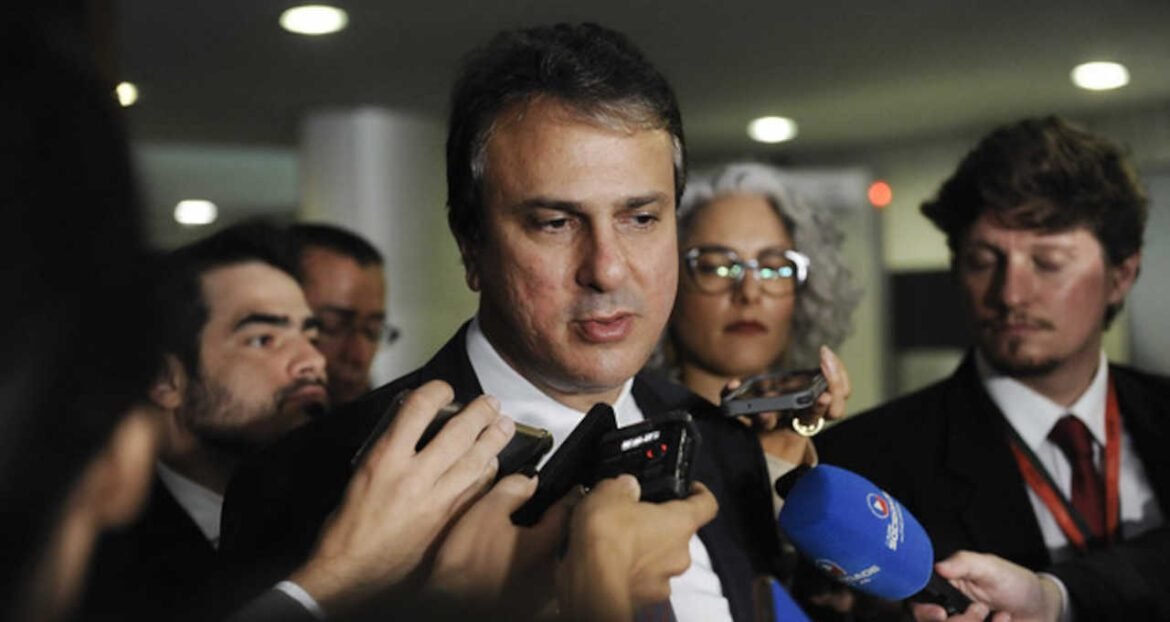 Camilo Santana deixa o Ministério da Educação para focar na campanha de Elmano no Ceará