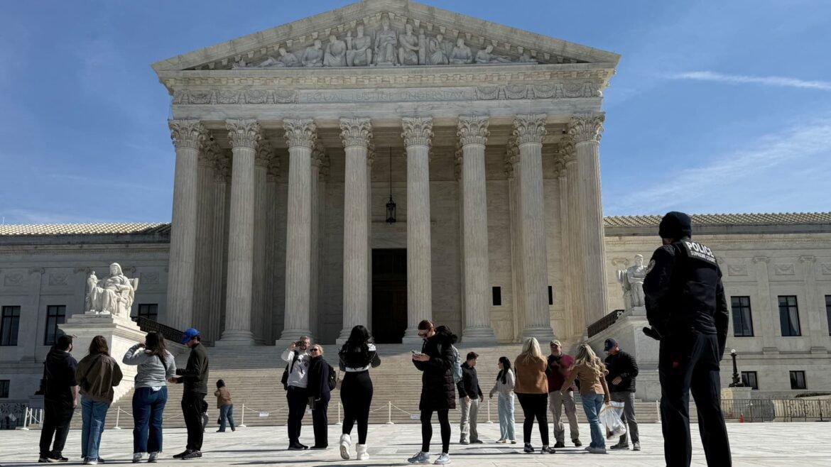 Conservadores da Suprema Corte apoiam tentativa republicana de restringir a votação por correio.