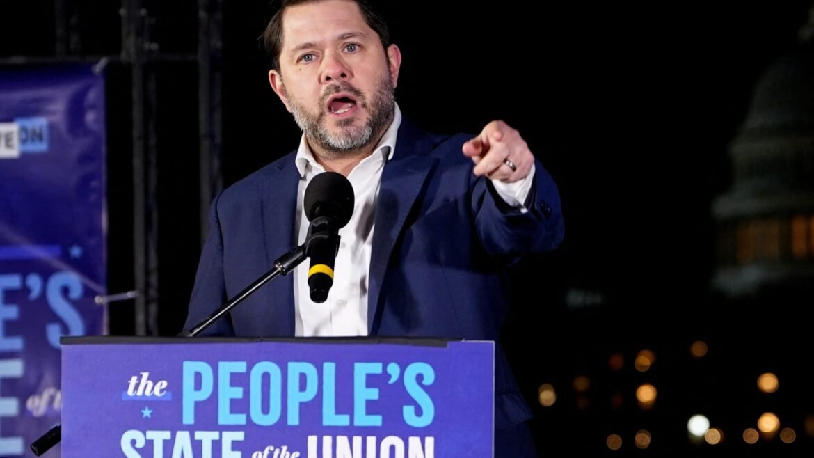 Democratas exigem reversão das vendas de petróleo da Rússia para a Índia