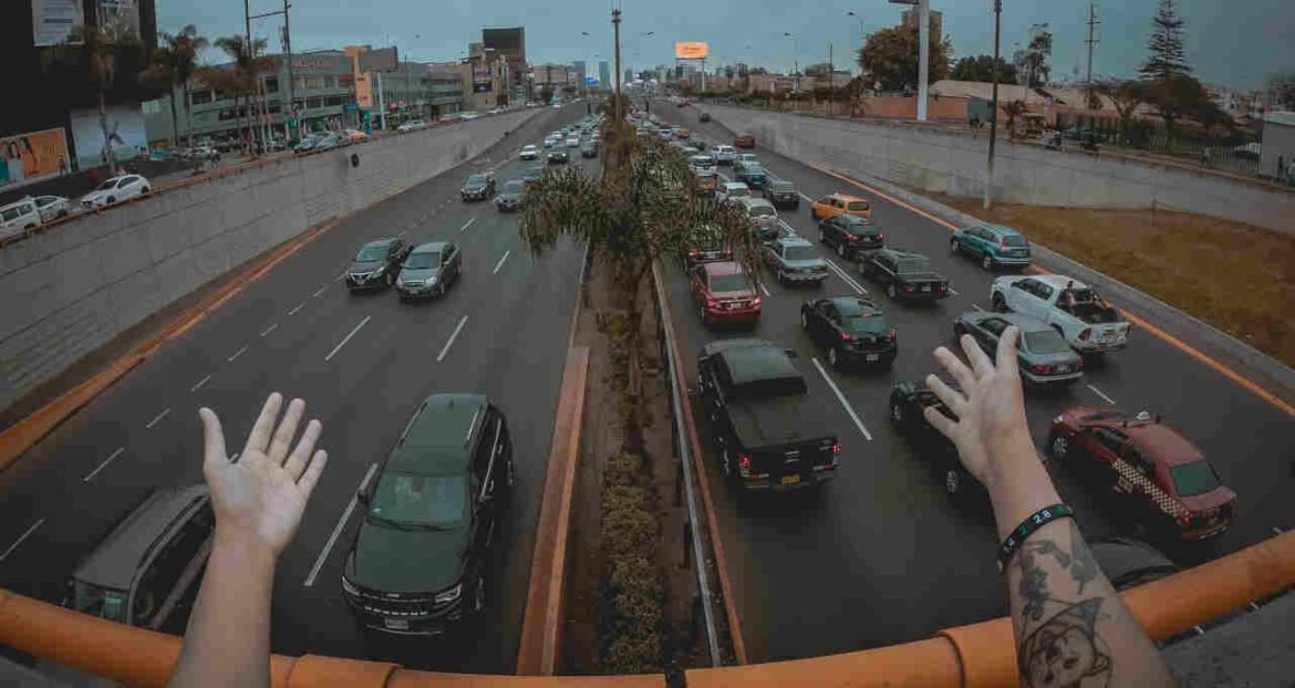 Ecorodovias (ECOR3) registra lucro líquido de R$ 241,8 milhões no 4T25, com crescimento de 16,9%